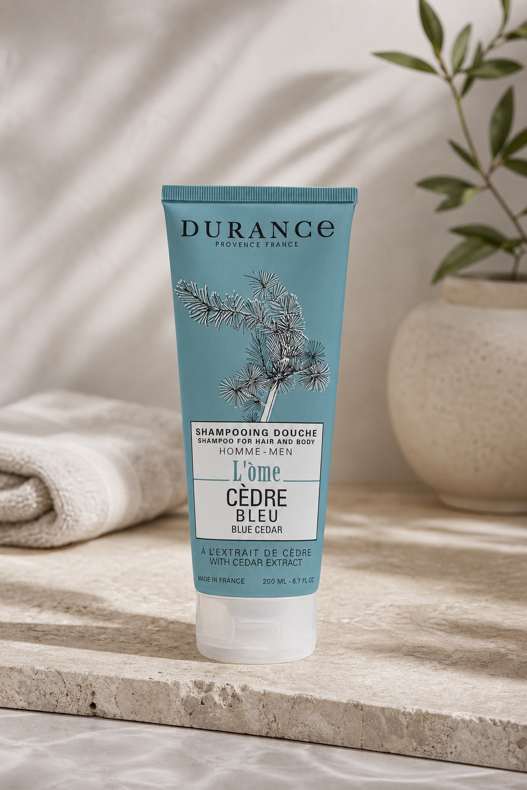 Blauzeder Homme Duschgel 200ml in einer stimmungsvollen Anwendungsszene