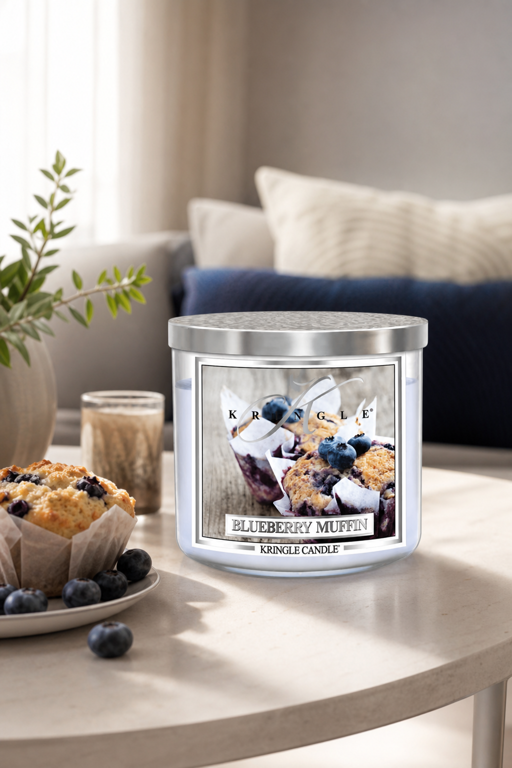 Blueberry Muffin 396g Tumbler 3-Docht in einer stimmungsvollen Anwendungsszene