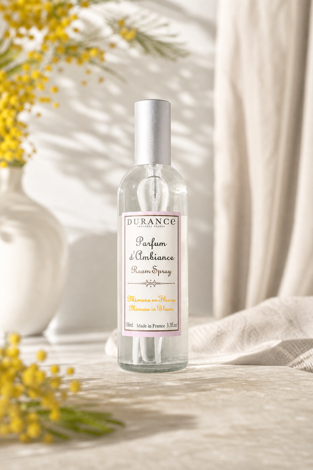 Blühende Mimose Raumspray 100ml in einer stimmungsvollen Anwendungsszene