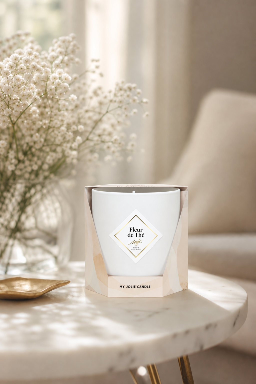 Blütentee - Fleur de Thé - Armband mit cremefarbenen Perlen 200g in einer stimmungsvollen Anwendungsszene
