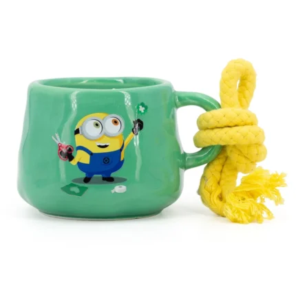 Grüne Minions Duftkerze in Tasse mit gelber Kordel