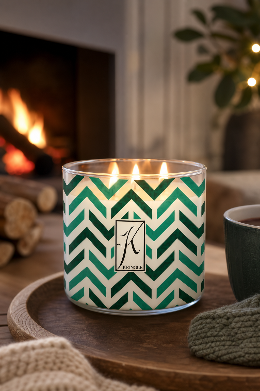 Bourbon Bonfire 396g Tumbler 3-Docht in einer stimmungsvollen Anwendungsszene