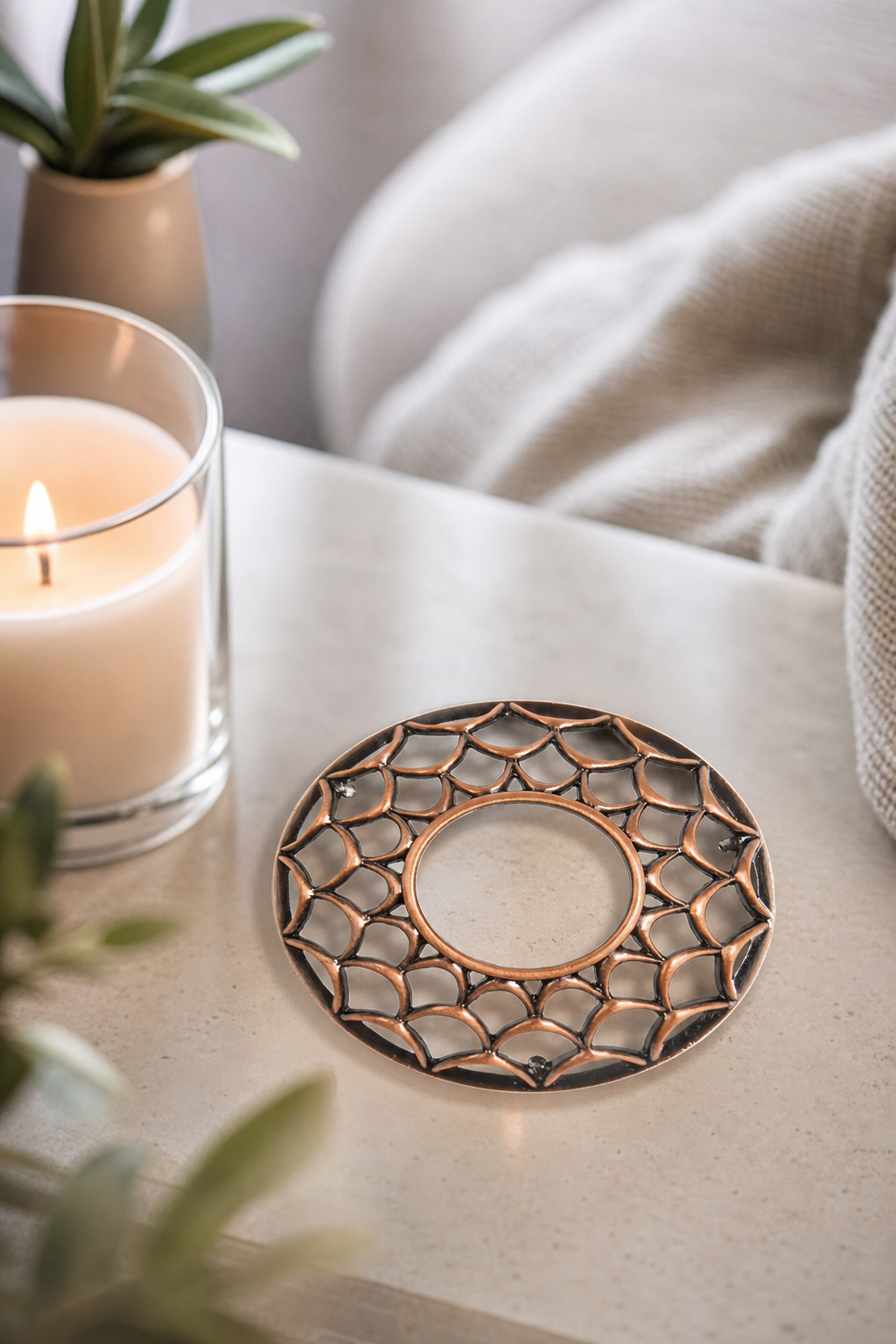 Candle-Lid (Gold) in einer stimmungsvollen Anwendungsszene
