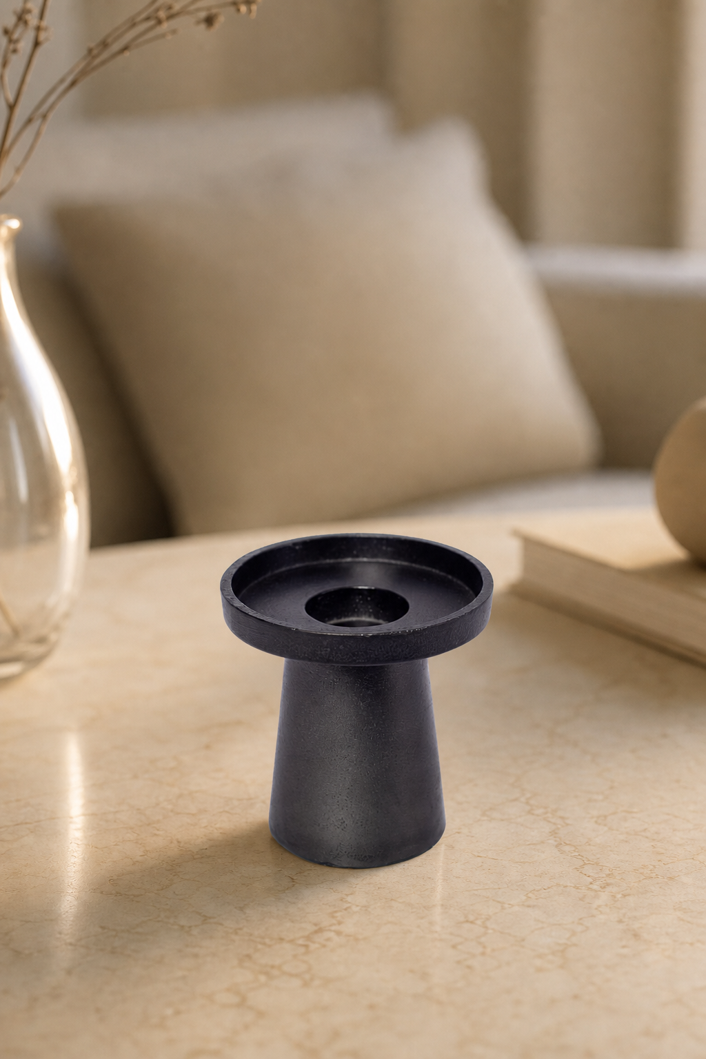 Candle Holder Dre schwarz in einer stimmungsvollen Anwendungsszene