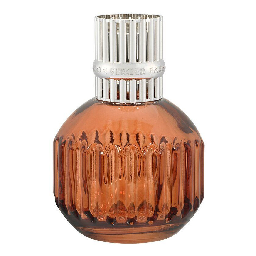 Lampe Berger aus nächster Nähe Orangefarbene Lampe Berger mit silberfarbenem, geriffeltem Aufsatz