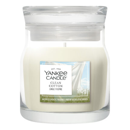 Yankee Candle Clean Cotton Duftkerze im Glas vor weißem Hintergrund