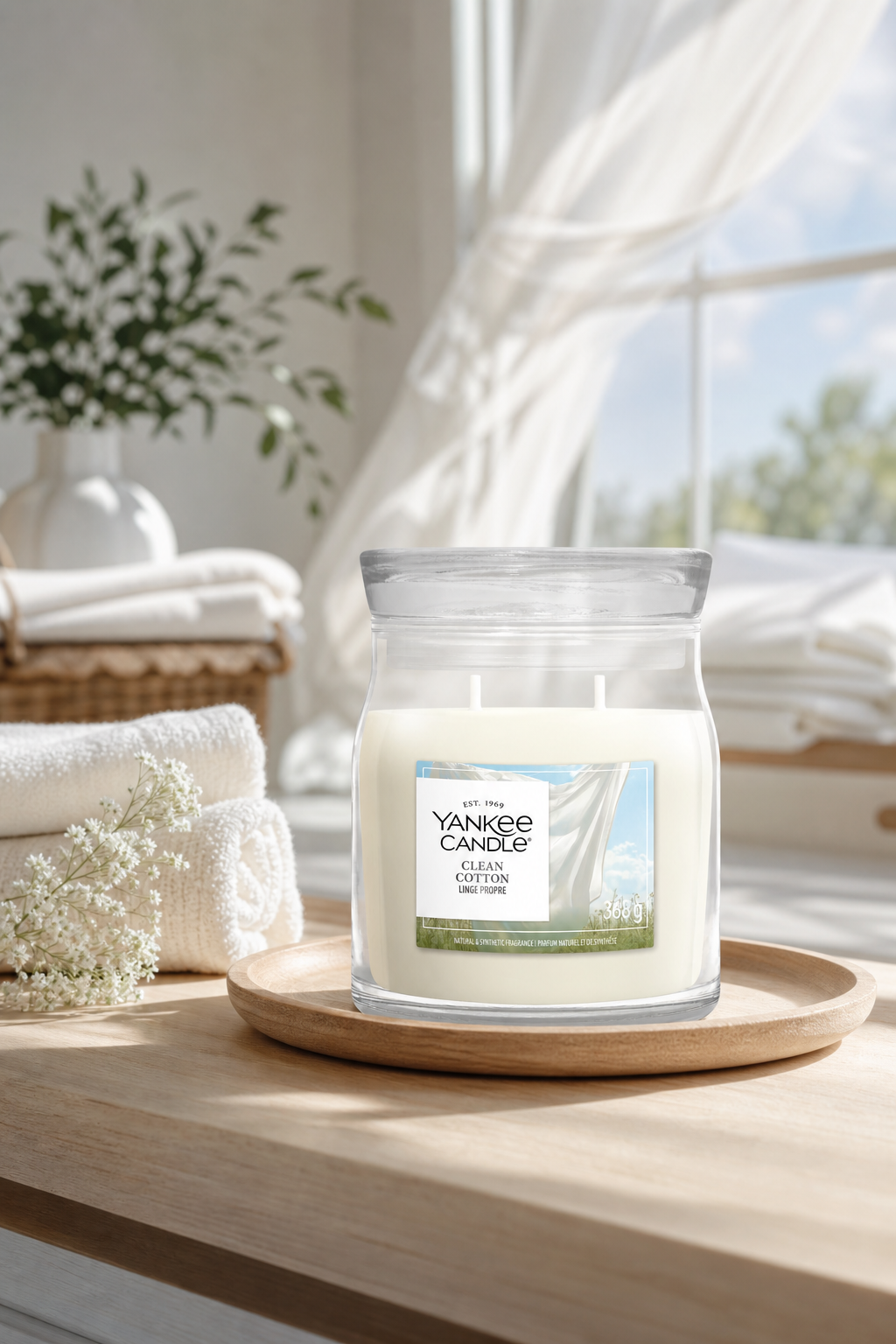 Clean Cotton Signature Medium Jar 368g in einer stimmungsvollen Anwendungsszene