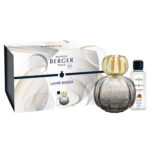 Graue Lampe Berger mit goldfarbenem Aufsatz, Verpackung und Nachfüllflasche