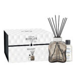 Maison Berger Bouquet Diffuser neben beschrifteter Nachfüllflasche und Verpackung