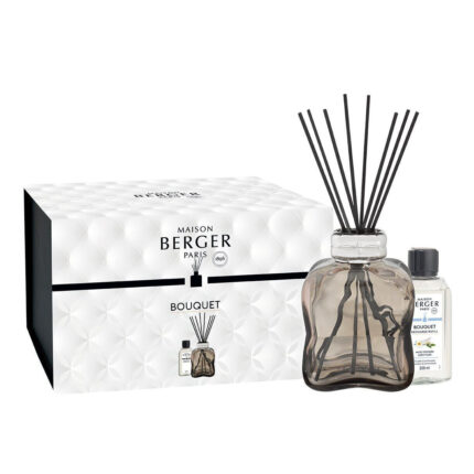 Maison Berger Bouquet Diffuser neben beschrifteter Nachfüllflasche und Verpackung