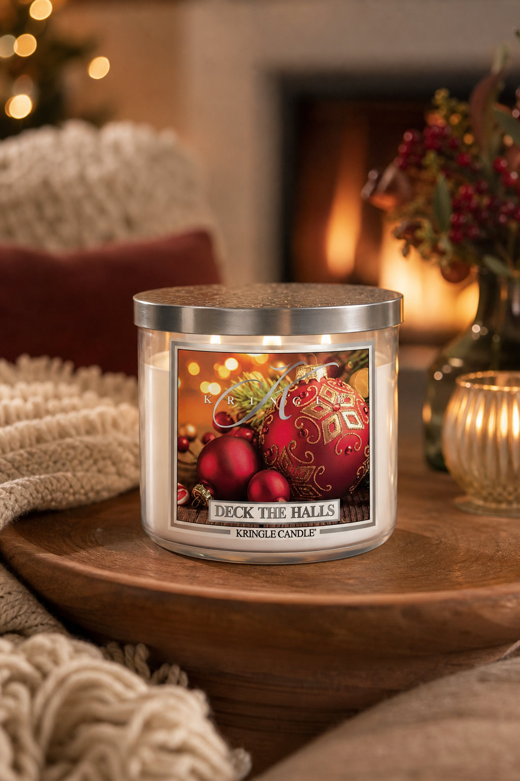 Deck The Halls 396g Tumbler 3-Docht in einer stimmungsvollen Anwendungsszene