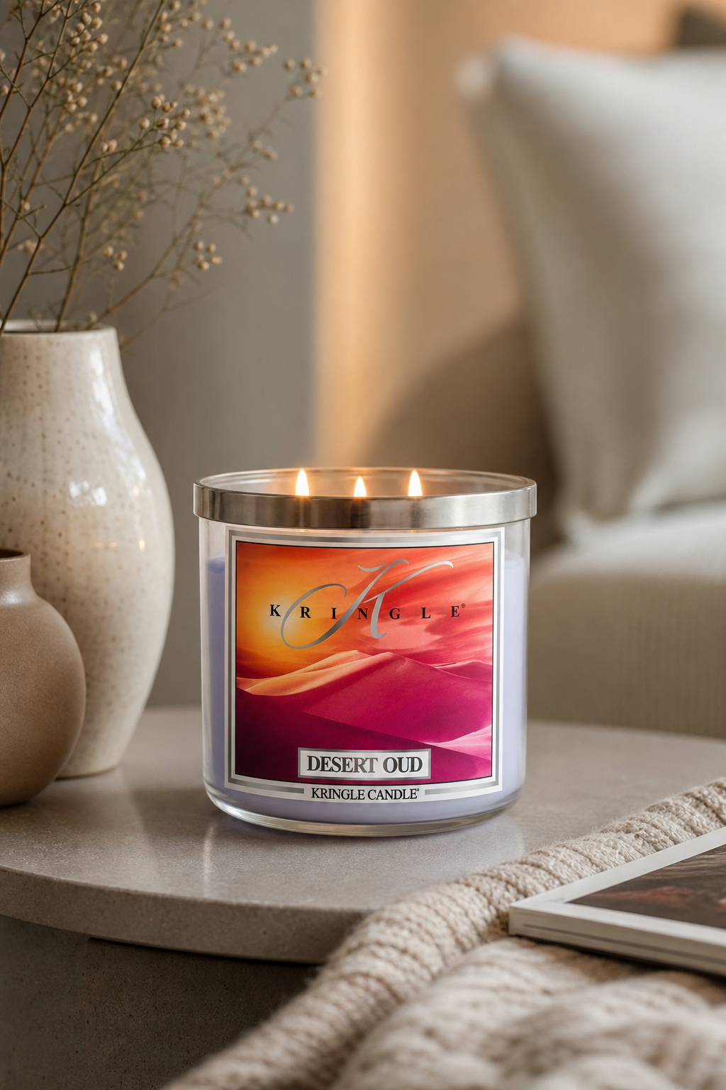 Desert Oud 396g Tumbler 3-Docht in einer stimmungsvollen Anwendungsszene