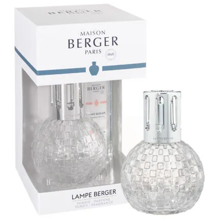 Kugelförmige Maison Berger Paris Lampe Berger neben ihrer Verpackung