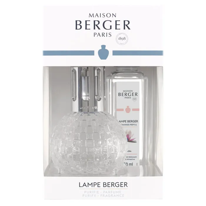 Maison Berger Paris Lampe Berger mit Verpackung in einer Wohnraumszene