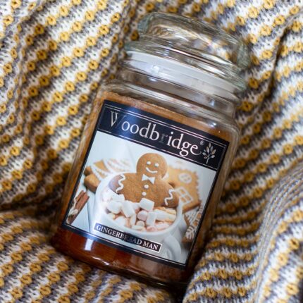 Duftkerze-Woodbridge-Gingerbread-2Q.jpg