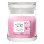 Yankee Candle Enchanting Cherry Blossom Duftkerze im Glas mit Kirschblütenmotiv