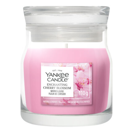 Yankee Candle Enchanting Cherry Blossom Duftkerze im Glas mit Kirschblütenmotiv