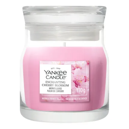 Yankee Candle Enchanting Cherry Blossom Duftkerze im Glas mit Kirschblütenmotiv