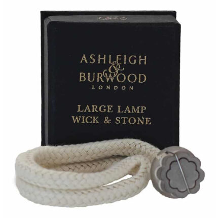 Ersatzdocht mit Metallhalterung vor Verpackung von Ashleigh & Burwood