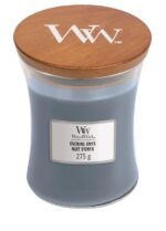 Geschlossene graue WoodWick Evening Onyx Kerze mit rundem Holzdeckel