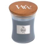 Graue WoodWick-Kerze Evening Onyx mit Holzdeckel und Etikett 275 g