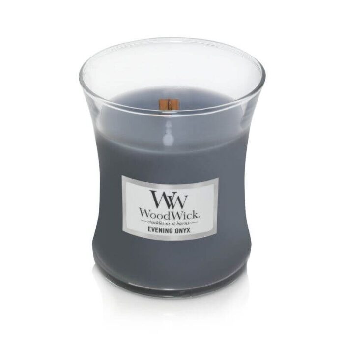 Geöffnete graue WoodWick Evening Onyx Kerze mit sichtbarem Holzdocht