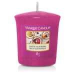 Pinke Yankee Candle Exotic Acai Bowl Kerze mit sichtbarem Docht