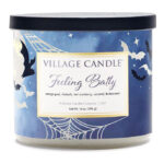 Village Candle Feeling Batty Kerze im Tumbler mit Fledermaus- und Spinnennetzmotiv