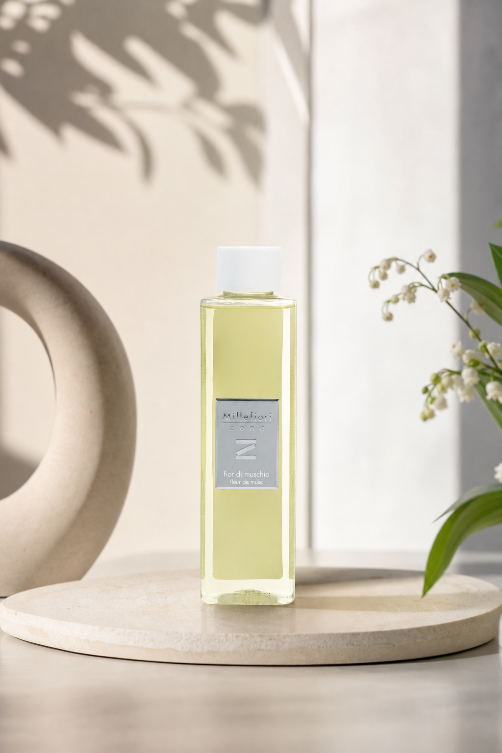 Fior Di Muschio - Nachfüller für Reed Diffuser 250ml in einer stimmungsvollen Anwendungsszene