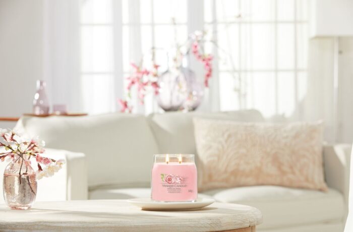 Fresh Cut Roses Signature Medium Jar 368g 2-Docht – Produktansicht