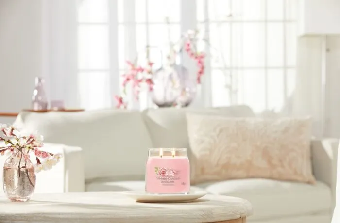 Fresh Cut Roses Signature Medium Jar 368g 2-Docht – Produktansicht