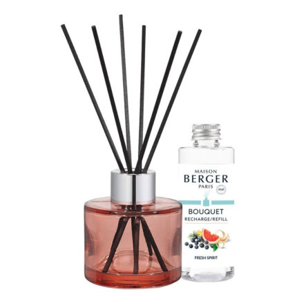 Rosa Diffuser mit schwarzen Duftstäbchen und Maison Berger Nachfüllflasche