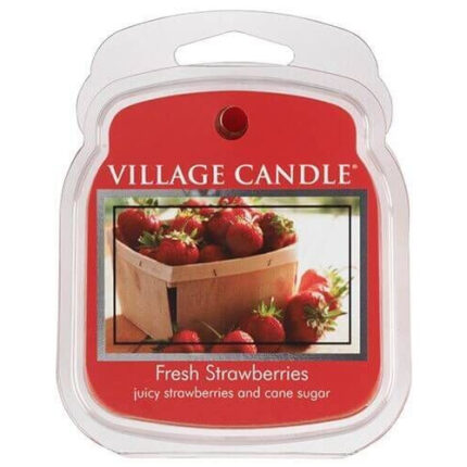 Nahaufnahme der Village Candle Fresh Strawberries Verpackung mit Erdbeerfoto