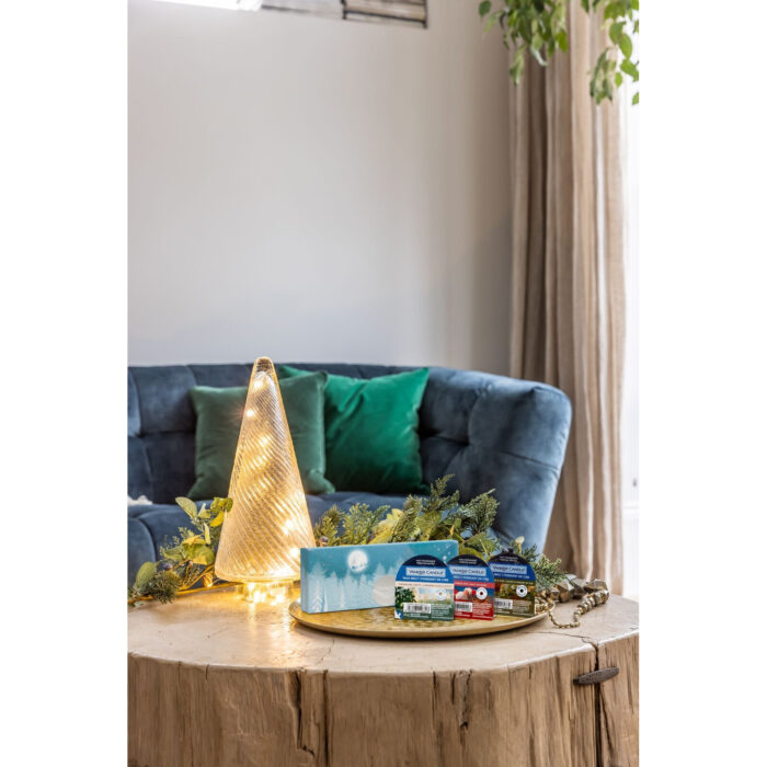 Yankee Candle Geschenkset mit drei Wachsmelts auf dekoriertem Tisch