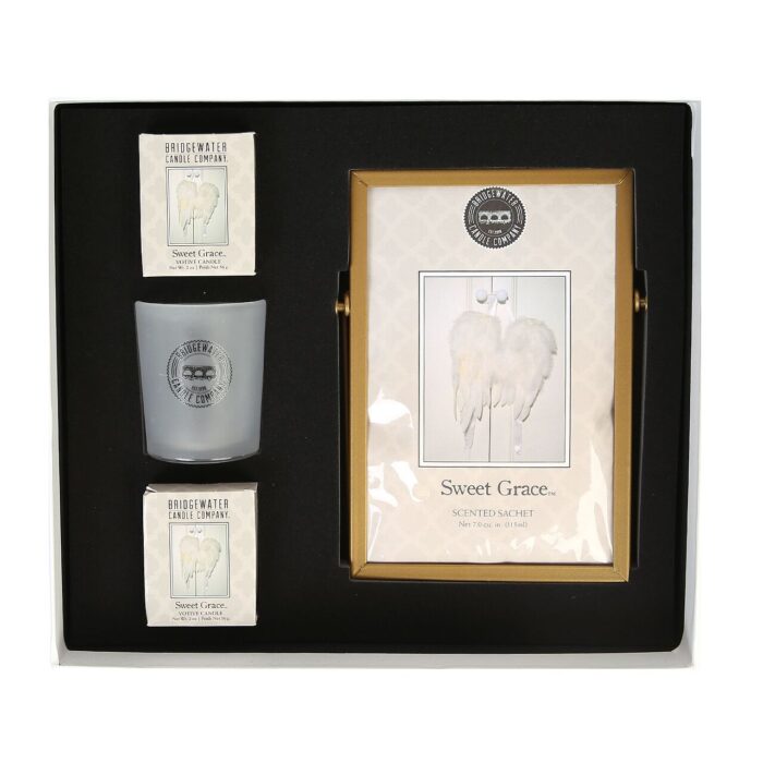 Geschenkset mit zwei Votivkerzen, Kerzenglas und gerahmtem Sweet-Grace-Sachet