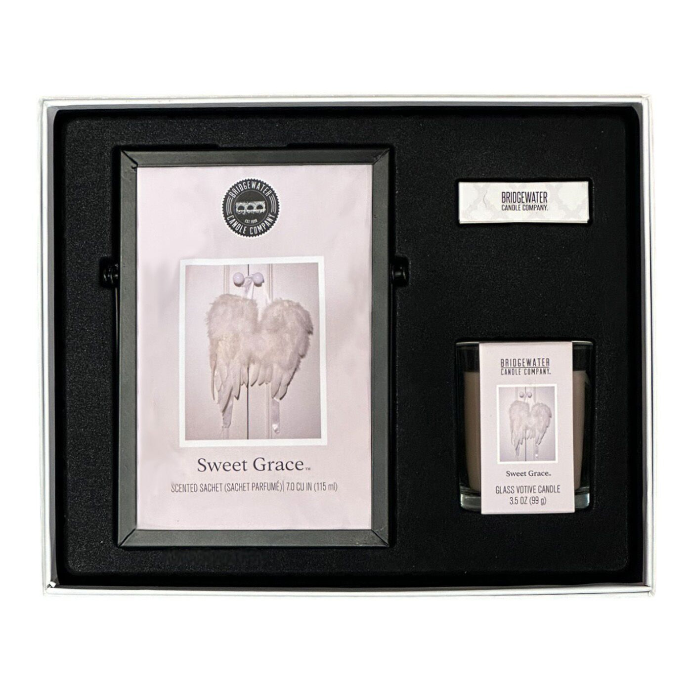 Sweet Grace Duftset Geöffnetes Bridgewater Geschenkset mit Duft-Sachet und Glas-Votivkerze