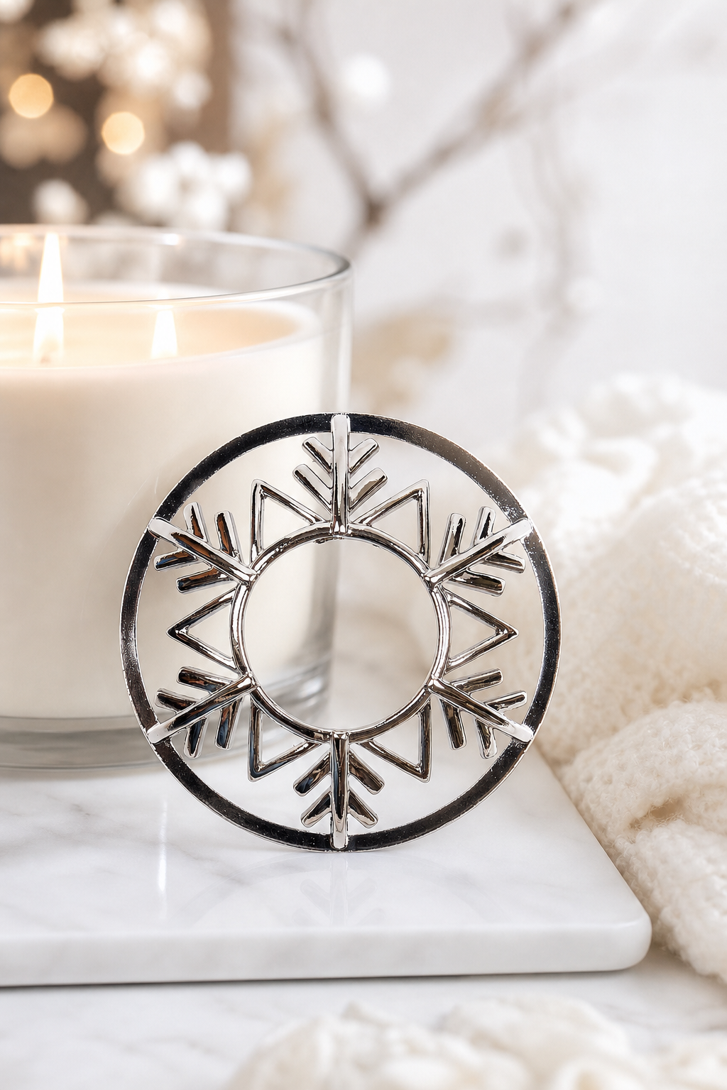 Giant Snowflake Candle-Lid in einer stimmungsvollen Anwendungsszene