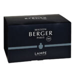 Schwarzer Produktkarton von Maison Berger Paris mit Aufschrift Lampe