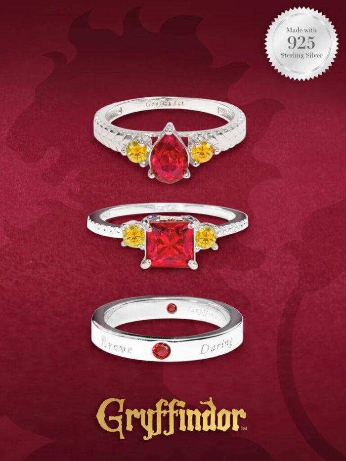 Harry-Potter-Hogwarts-Candle-Gryffindor-RingsHCKY8VcfXx0gs-jpg.jpg