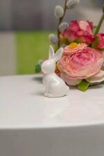 Hase Sally Pfoten unten cremeweiß 7cm – Produktansicht