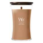 WoodWick Hazelnut Roast Kerze im Glas mit sichtbarem Docht und Deckel
