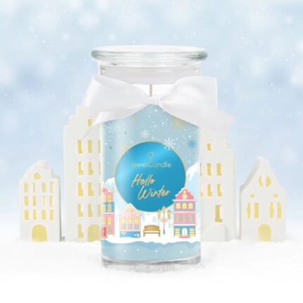 Hello Winter Kerze im Glas mit winterlicher Häuserillustration und weißer Schleife