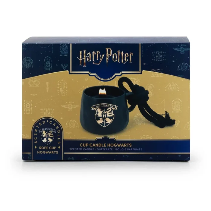 Brennende Hogwarts Tassenkerze mit Seilgriff vor nächtlichem Vollmond