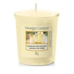 Nahaufnahme der Yankee Candle Duftkerze Homemade Herb Lemonade