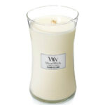 Geöffnete WoodWick Island Coconut Kerze mit sichtbarem Holzdocht