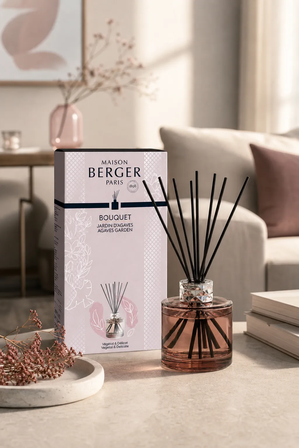 Maison Berger Diffuser und Verpackung auf einem Tisch im Wohnbereich