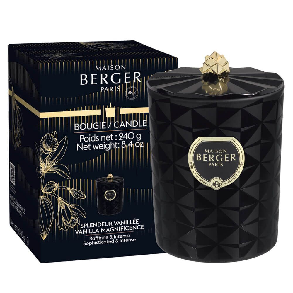 Maison Berger Duftkerze mit Verpackung Schwarze Duftkerze mit goldenem Deckel neben Maison Berger Verpackung