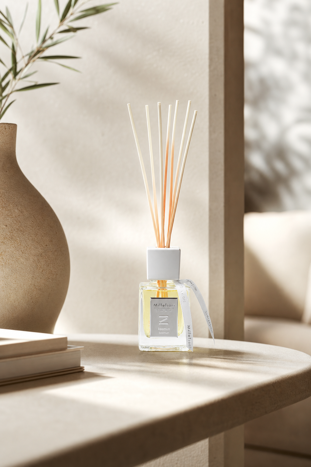 Keemun - Zona Reed Diffuser 100ml in einer stimmungsvollen Anwendungsszene