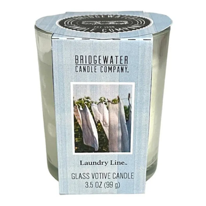 Laundry Line Glasvotivkerze 99 g Bridgewater Glasvotivkerze Laundry Line mit sichtbarer Verpackungsaufschrift