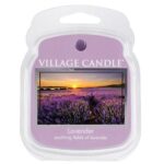 Verpacktes Lavender Duftwachs mit Lavendelfeld und beschriftetem Etikett